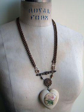 wpid-heart_measure_necklace_1_lg-2012-09-2-20-42.jpg